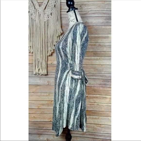 Diane Von Furstenberg | Silk Speckled Dot Print 3/4 Sleeve Wrap Style Midi Dress - Picture 3 of 8